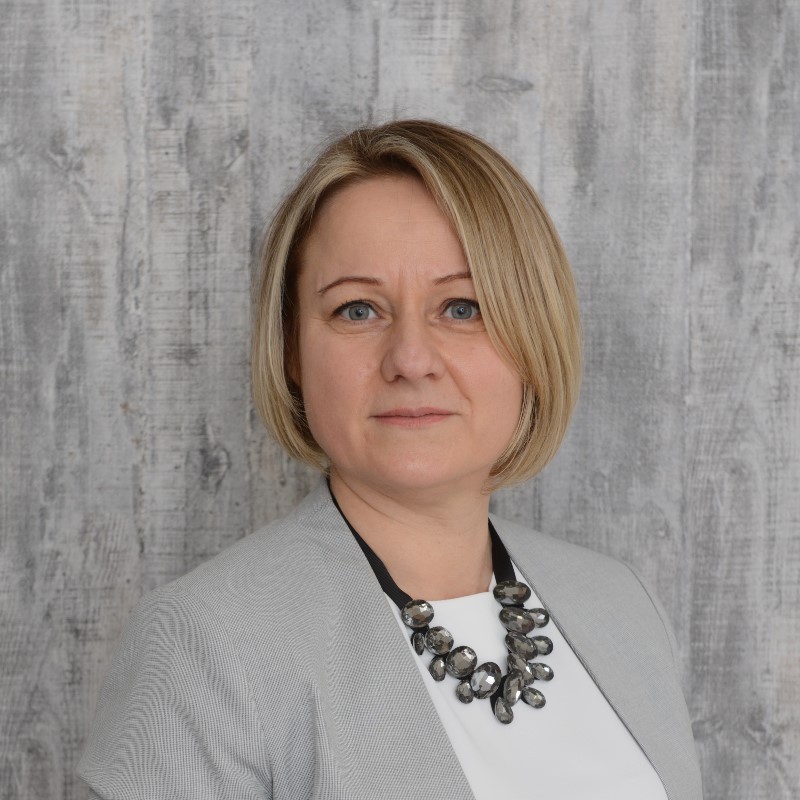 Edina Rácz - Sales Manager Mobility & Specialties at NEVEON Hungary Kft ...