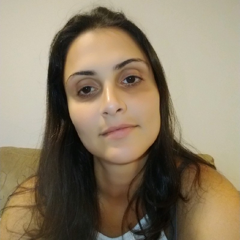 Caroline Oliveira - Professora - Colégio Jean Piaget - Santos - SP, Brazil