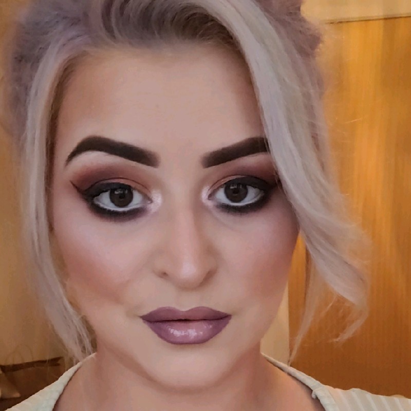 Makeup Artist Flawless Beauty Salon