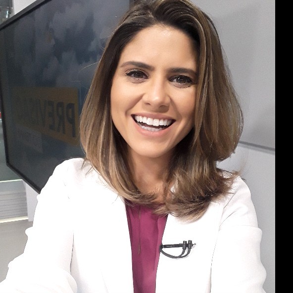 Claudia Celli - Apresentadora e editora - Rede Paranaense de Comunicação |  LinkedIn