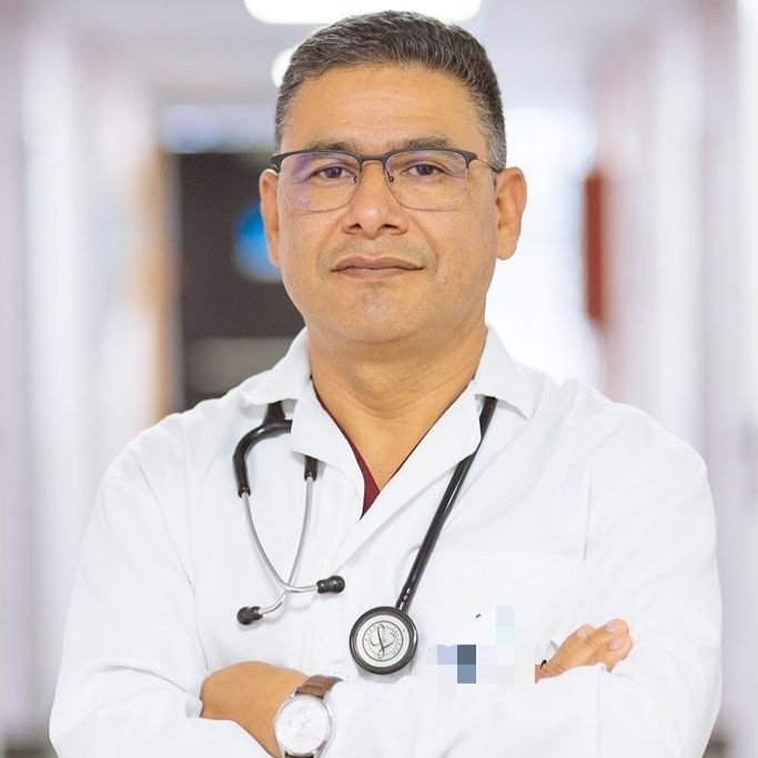 fósil flaco Fondo verde Edgar Rivera - Especialista en Medicina Interna - Hospitales Universitarios  San Roque | LinkedIn