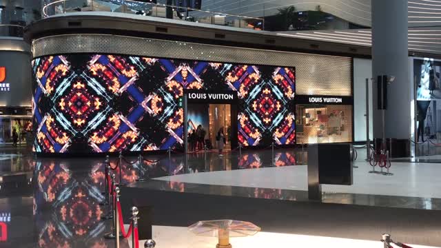 Jan Richter on LinkedIn: Louis Vuitton Full Screen Facade at Istanbul  Airport