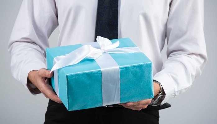 The Art of Gift Giving Across Borders