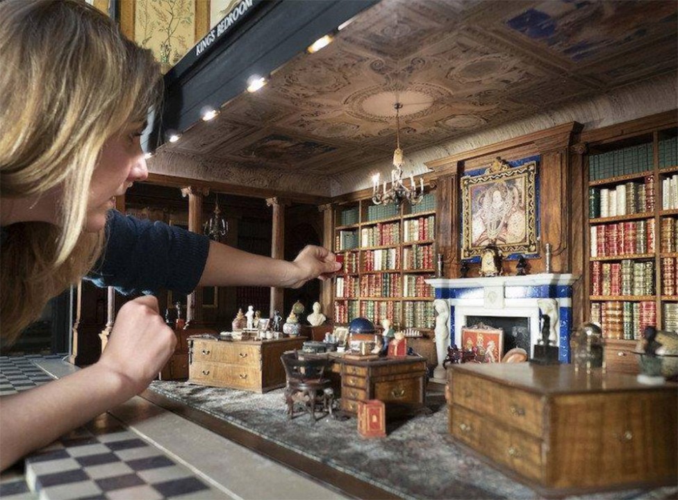 The Royal Collection: Queen Mary´s Dolls´ House:
The most famous and beautiful dolls'​ house in the world