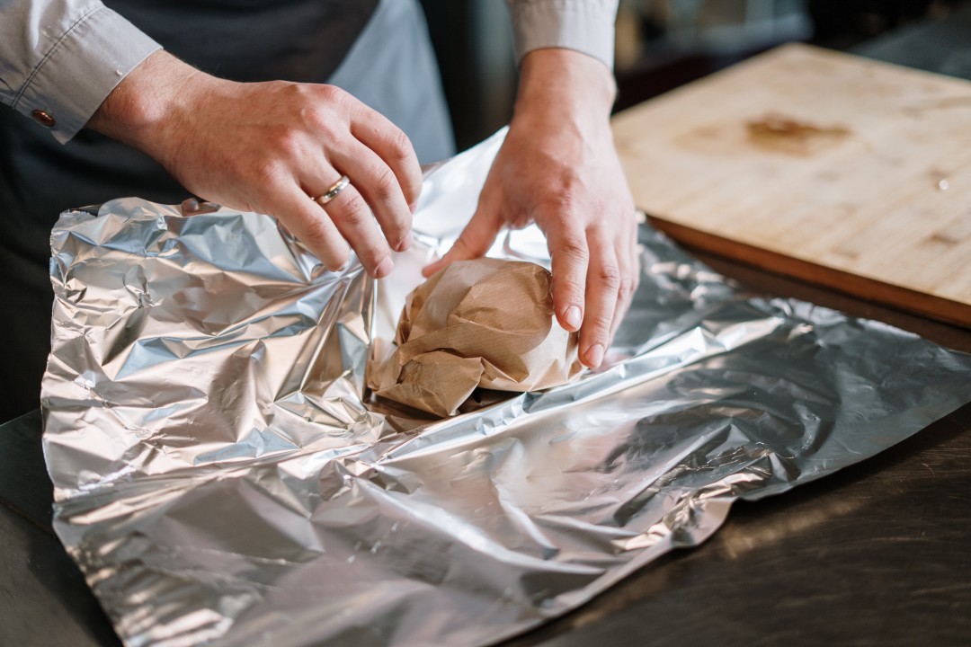 Why we should use eco-friendly food packing paper instead of