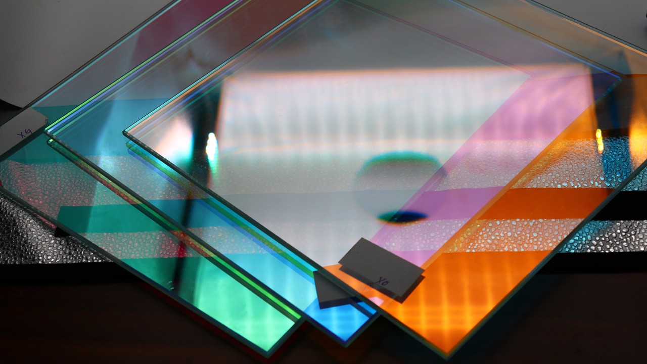 Dichroic glass/colour effect glass