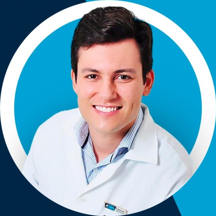 Nikolas Coelho - CEO e Fundador - Vision Clinica de Olhos // CASA - Centro  Avançado de Saúde | LinkedIn