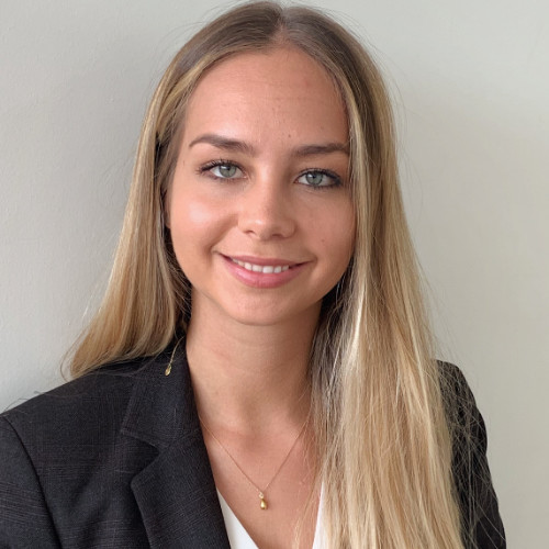 Nadja Mäder – Management Consultant – Accenture DACH | LinkedIn