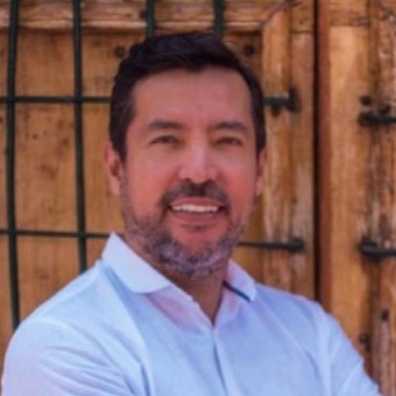 Juan Manuel Flores Veramendi - Fundador, CEO – Presidente de Platinum Corp  – Distribuidora de equipos médicos y productos de salud - PlatinumSRL |  LinkedIn