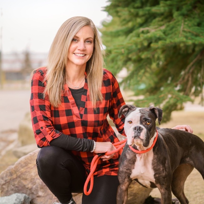Deanna Thompson - Executive Director - Alberta Animal Rescue Crew Society |  LinkedIn