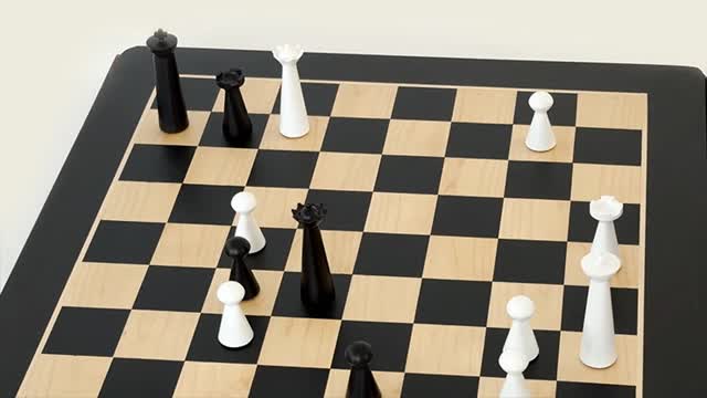GoChess revolutionizes chess with robotically moving pieces