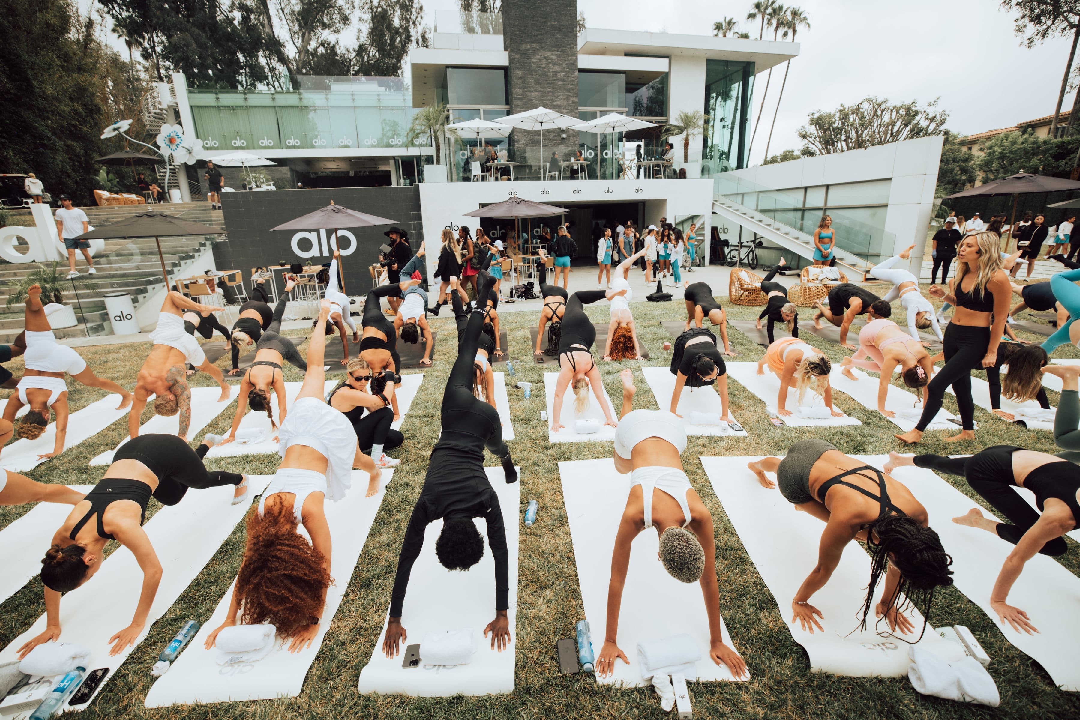Alo Yoga: Culture
