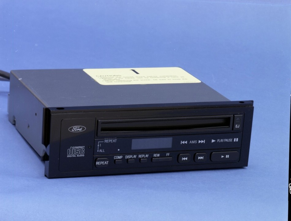 TBT: Lincoln Introduces Industry’s First CD Player in 1986 