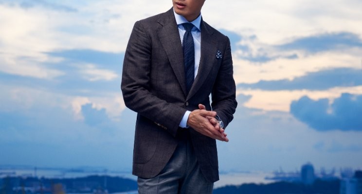 HOW TO WEAR A SUIT WITHOUT LOOKING LIKE AN AMATEUR