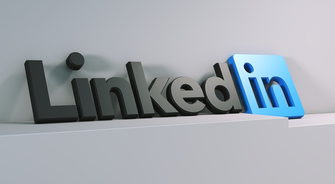 Build a Stronger Business Network on LinkedIn