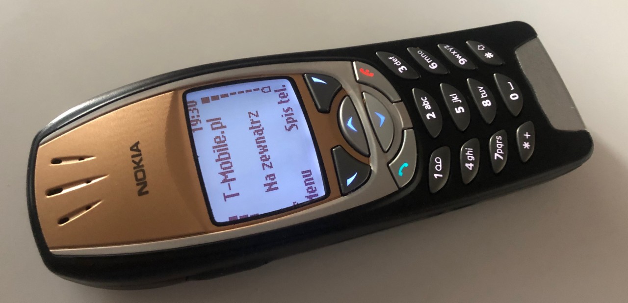 Silly nostalgy or top efficiency and mindfullness move? Back to Nokia 6310i!