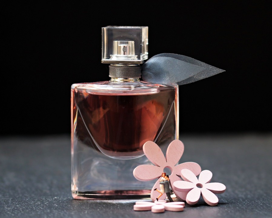 Fragrances and Cosmetics trading worldwide
