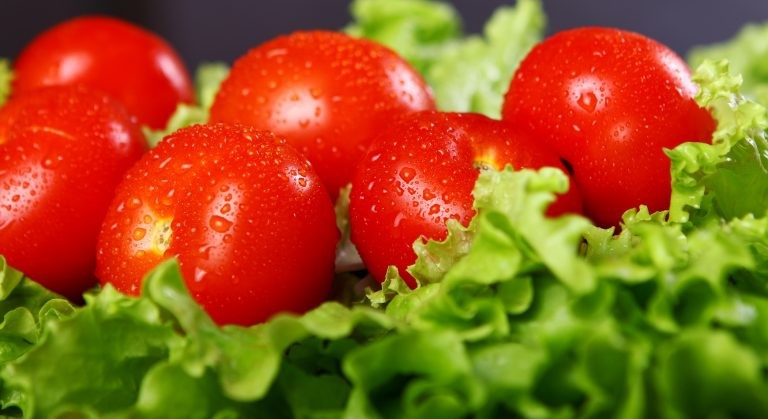 8 Amazing properties of tomatoes for skin, hair and health