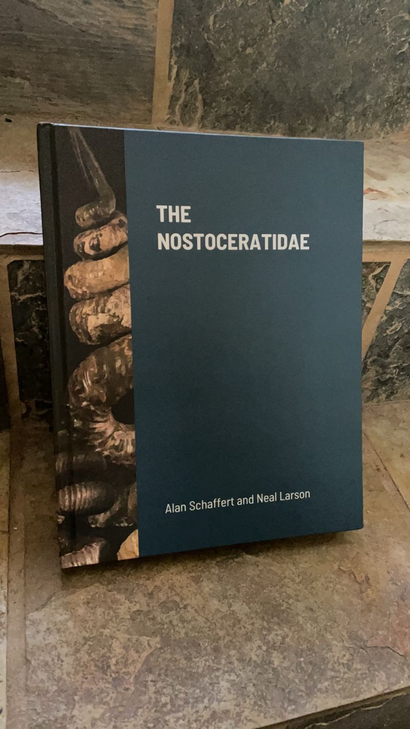 安心の正規品は The Nostoceratidae by Schaffert & Larson