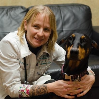 Emily Moren - Emergency Veterinarian - Sumner Veterinary Hospital | LinkedIn