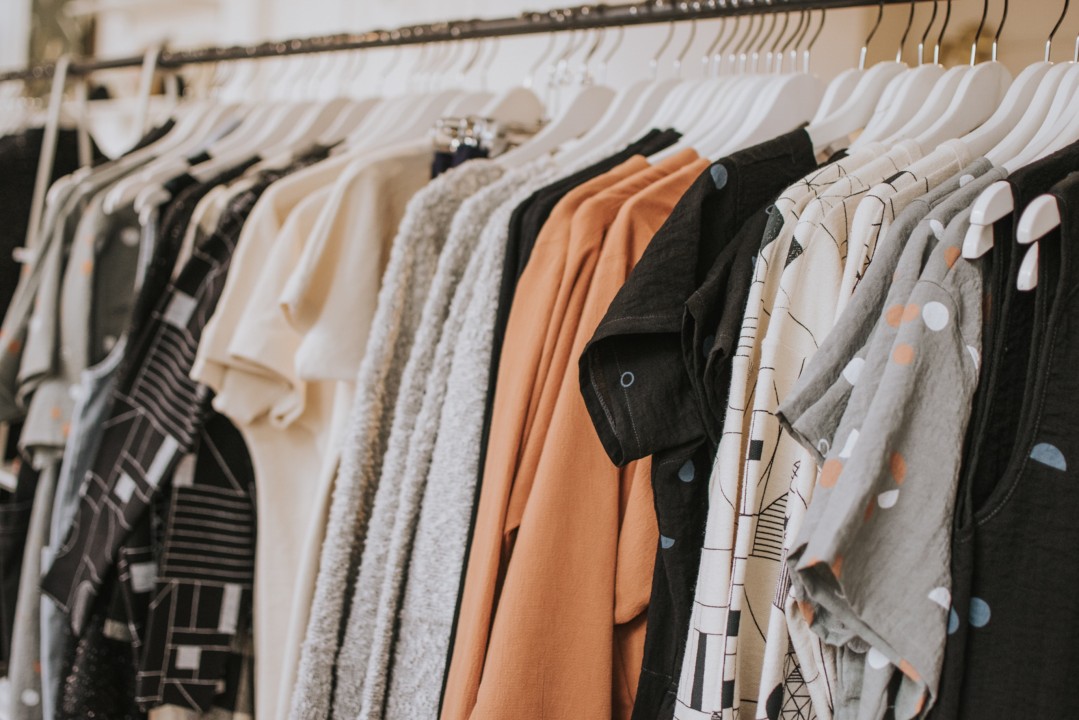 How Used Clothing Brokers Buy & Sell Bulk Used Clothing - Bank & Vogue
