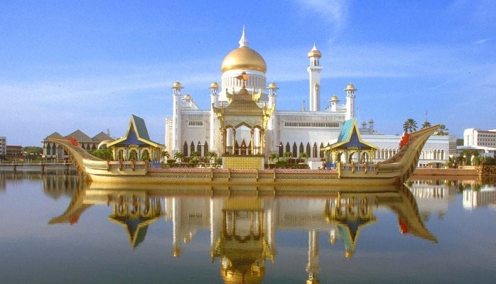 THE TOP 10 MOST BEAUTIFUL MOSQUES IN THE WORLD