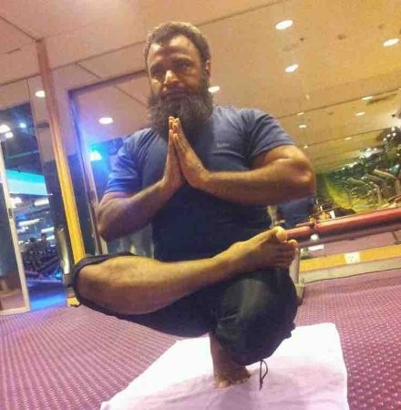 Yoga guru Mansoor Baluch - Nuage hot yoga - Nuage hot yoga