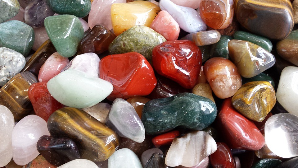 Precious stones VS. semi precious stones: what are the differences
