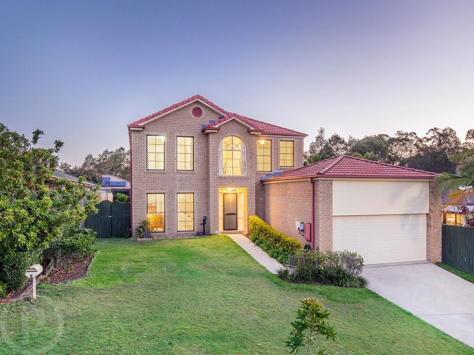 Spacious Family Living in Beautiful Carindale
