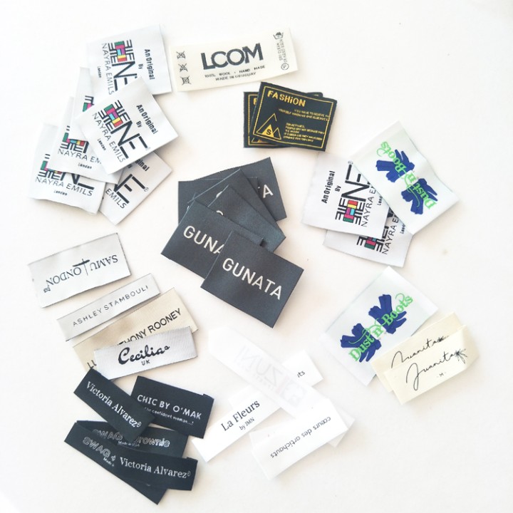 What's the difference between a woven label and a printed clothing label?