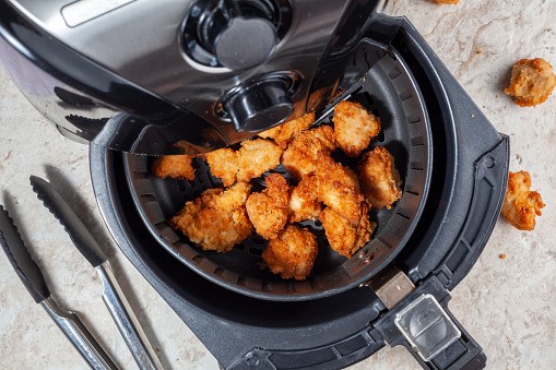 7 BEST AIR FRYERS THAT ARE ON  SALE