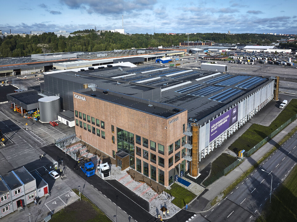 Scania celebra un momento epocale: entra in funzione la nuova fabbrica per  l'assemblaggio delle batterie