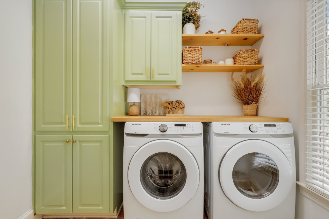 The Ultimate Guide to Portable Washers & Dryers for Apartments