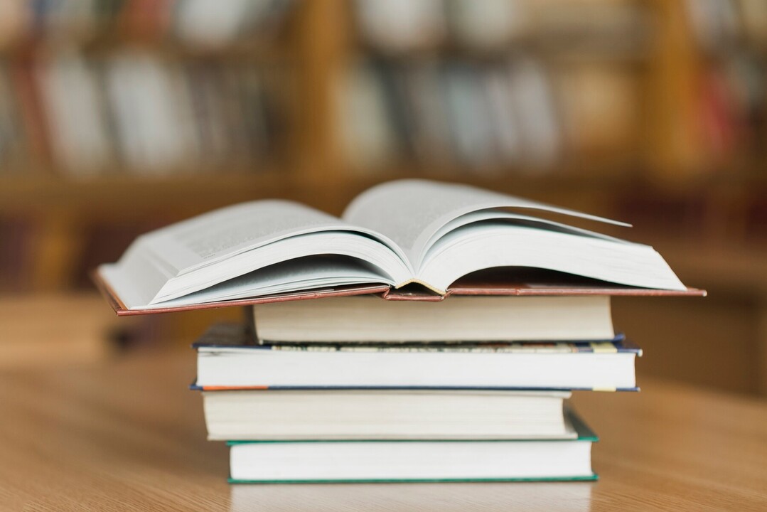 Top 35 Books To Help You With English Learning - A Comprehensive Guide