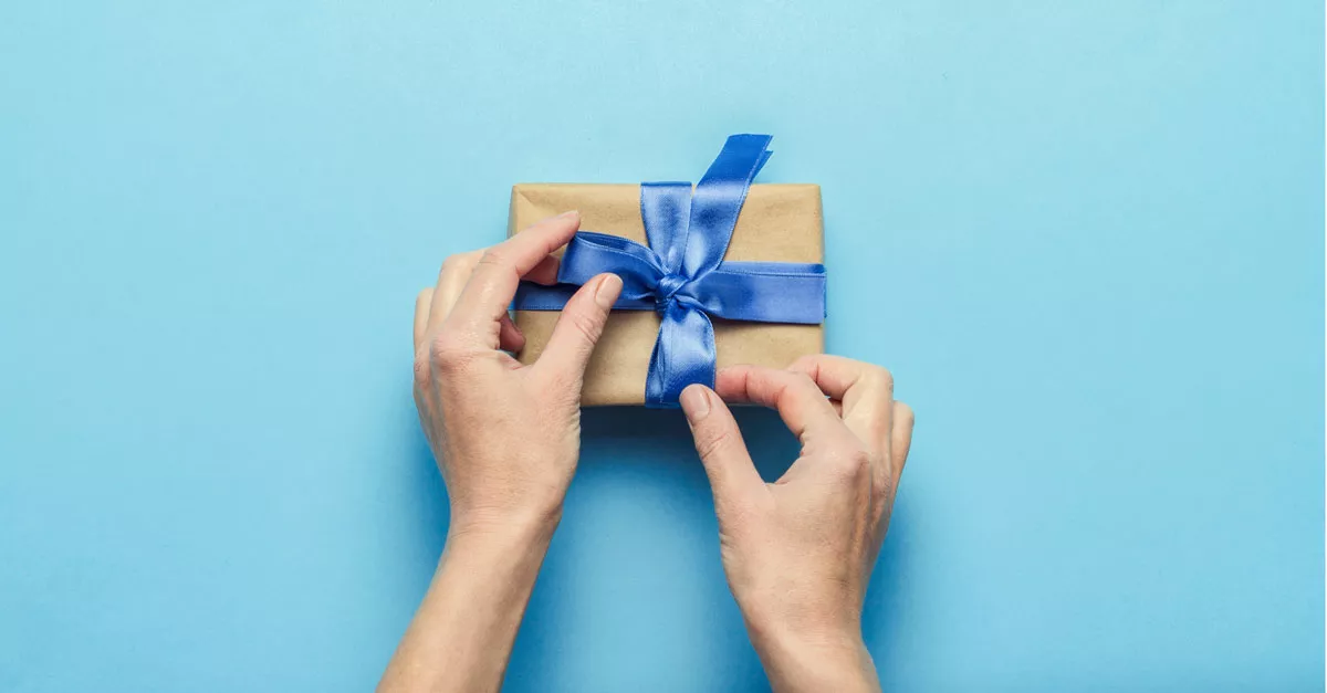 Gift-Giving Etiquette: A Brief Guide, 60% OFF | iiitl.ac.in
