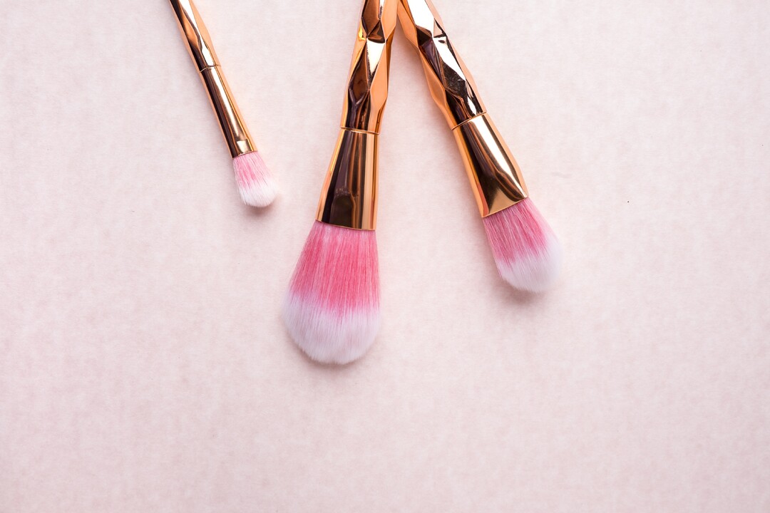10 Makeup Brushes And Their Uses