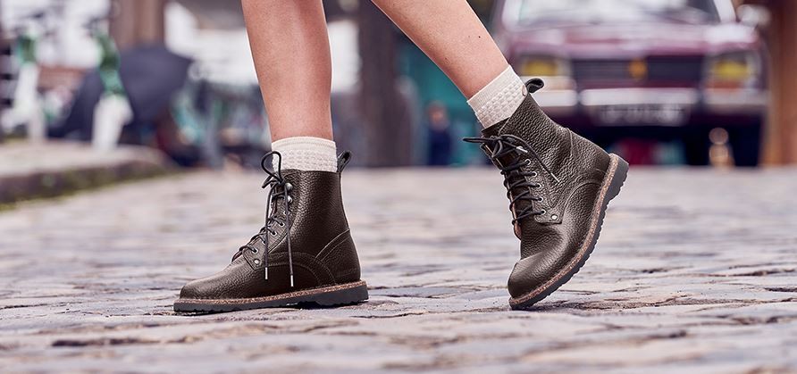 12 BEST WOMEN'S BOOTS FOR FALL