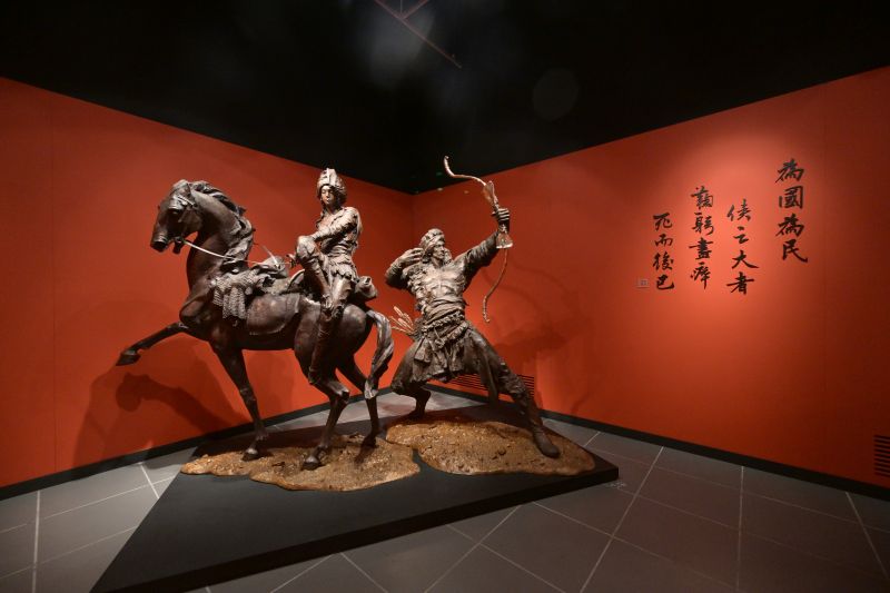 This year marks the 100th anniversary of the birth of the legendary martial arts novelist Dr Louis Cha (Jin Yong). In tribute, giant statues of 22 characters from his novels are presented in Hong Kong Heritage Museum “A Path to Glory - Jin Yong's Centennial Memorial, Sculpted by Ren Zhe" (Mar 16 - Oct 7), while The World of Wuxia at Edinburgh Place in Central (Mar 15 - Jul 2) features 10 sculptures and an AR immersive Mongolian yurt.   https://jinyong.hk/en https://lnkd.in/dWgHziT7   #hongkong #brandhongkong #asiasworldcity #artsandculture #megaevents #megaHK #JinYong #RenZhe #MartialArts