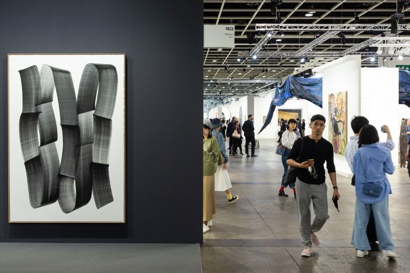 #ArtBaselHK, Asia’s preeminent art fair, returns to the Hong Kong Convention and Exhibition Centre next week (Mar 28-30, preview on Mar 26-27), bringing together 243 leading galleries from 40 countries and territories. With an astonishing diversity of art from the Asia-Pacific and beyond, ranging from established masters to emerging talents, Art Basel HK is a much-anticipated event for the month-long Art March in Hong Kong. Check out some of the highlights:  “Encounters” showcases 16 artworks of expansive sculptures and installations. “Insights” features 20 galleries with a strong focus on Asia and the Asia-Pacific region. “Discoveries” is dedicated to solo presentations of emerging artists by 22 galleries. “Kabinett” stages thematic presentations within galleries’ booths, comprising a record high of 33 projects. “Conversations” offers 11 panels for attendees to learn from key figures in art and culture. “Film” features 10 inspiring screenings.  Learn more: https://lnkd.in/fP2QgJT  #hongkong #brandhongkong #asiasworldcity #megaevents #megaHK #ArtMarch #artfair #ContemporaryArt #ArtBaselHK2024  Hong Kong Convention and Exhibition Centre (Management) Limited