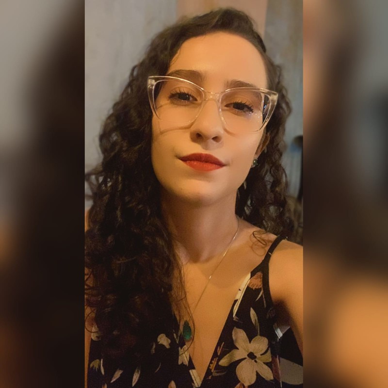 Maria Fernanda Vieira Simão - Estagiária no setor de operações ...