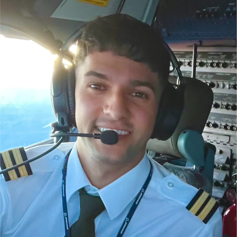 Jamie Fernandes - Junior First Officer - Ryanair - Europe's Favourite ...