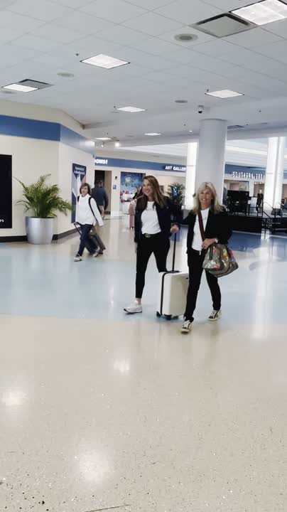 Suzanne Schinsing on LinkedIn: We were just getting off the plane at Suzanne Schinsing on LinkedIn: We were just getting off the plane at