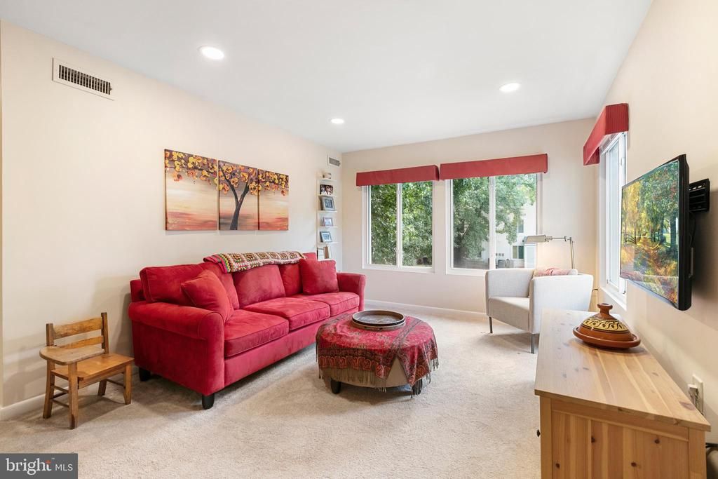 Shanna Miller on LinkedIn: 10310 Rein Commons Court # 3G Burke VA 22015 Shanna Miller on LinkedIn: 10310 Rein Commons Court # 3G Burke VA 22015