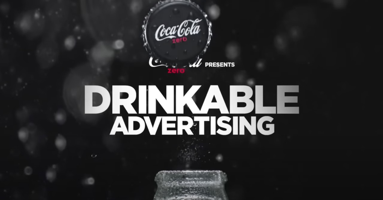 Coca-Cola realizó la primera campaña impresa, que se puede beber.