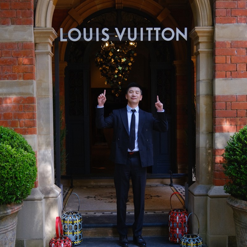 Calvin LI - Client Advisor - Louis Vuitton