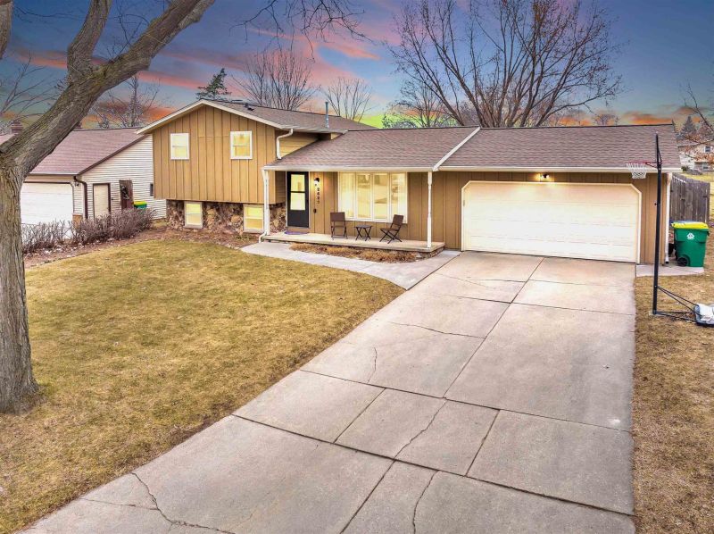 Cody Bantle on LinkedIn: 2627 MARY JO Court Green Bay WI 54311 3 bed Cody Bantle on LinkedIn: 2627 MARY JO Court Green Bay WI 54311 3 bed