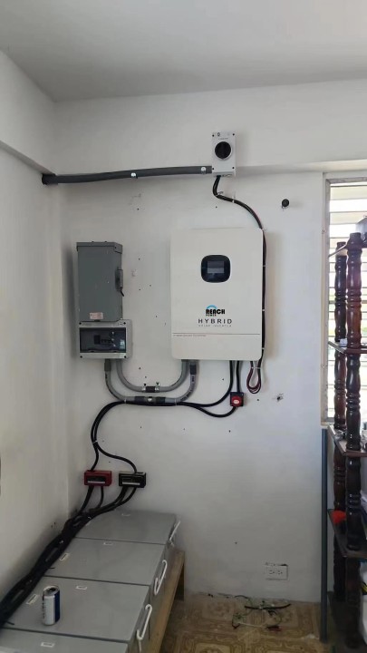 The main components of photovoltaic solar inverter system