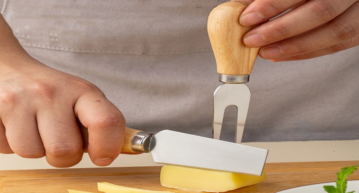 Cheese Knives 101: The Ultimate Guide