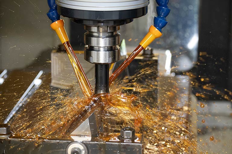 How to Choose Cutting Fluid for CNC Machine？