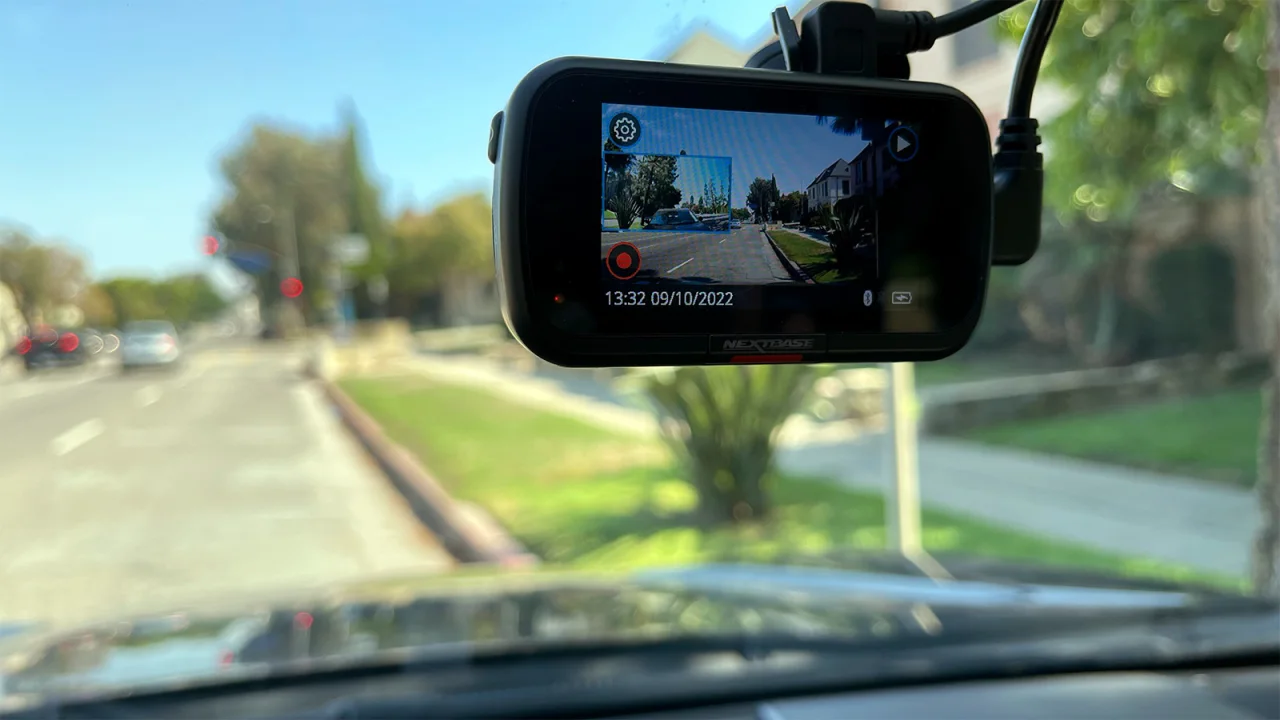 How does a Dash cam with Wi-Fi usage work?